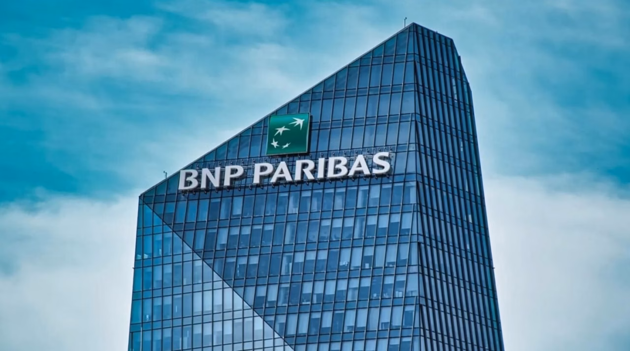 Visuel : Comparaison pratique BNP Paribas vs néobanques : choix selon le profil et cas d'usage